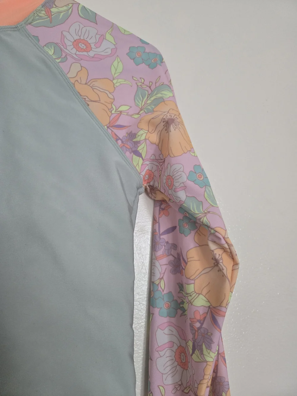 Justice Surf Floral Swim Top Sunscreen Free Girls Sz 16 / 18 XL